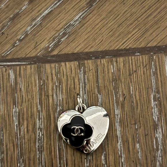 Chanel Black Heart Charm - Picture 2 of 6